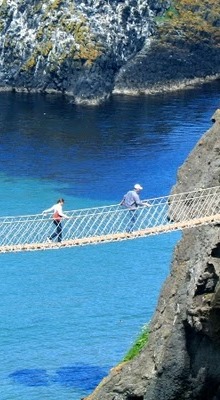 carrick_a_rede_rope_bridge.jpg